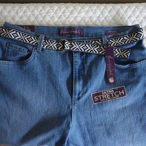 NWT GLORIA VANDERBILT Amanda Capri Cuff Blue Jeans w/ embroidered belt 16